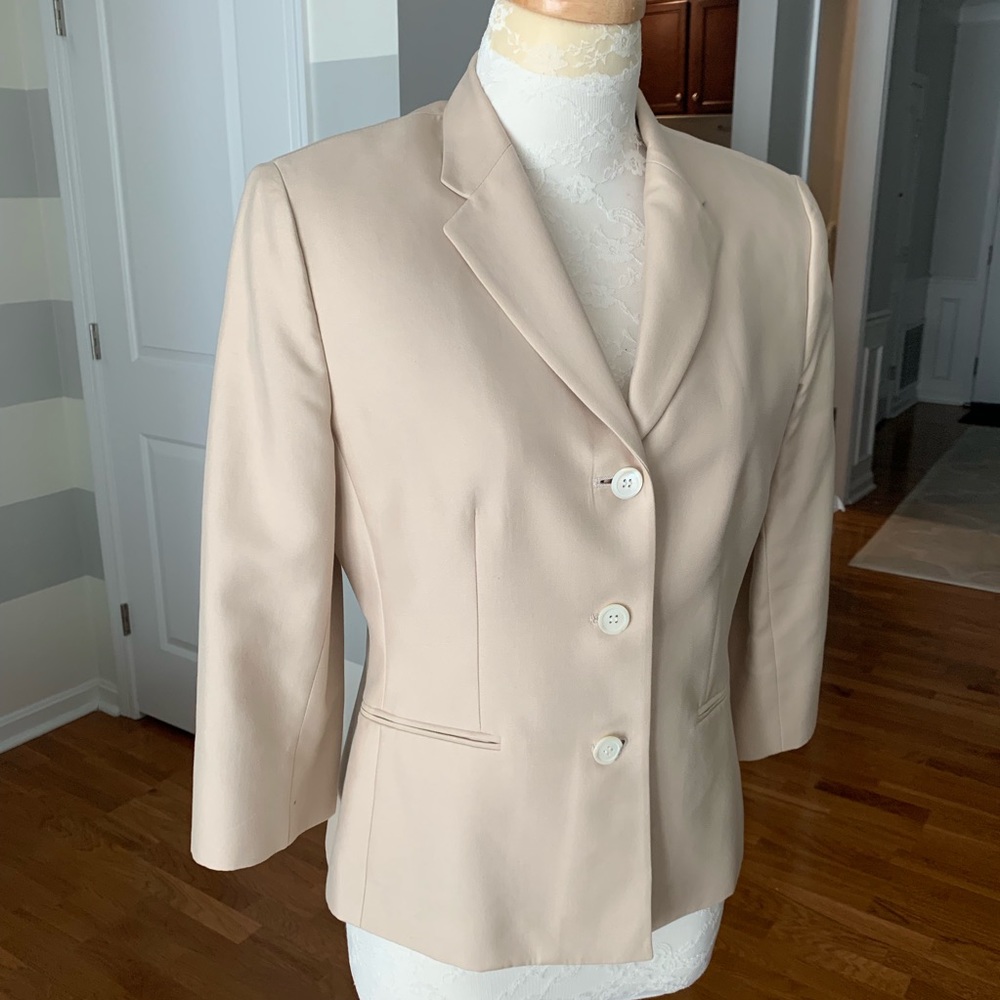 Ann Taylor Suit Jacket Coat, Light Khaki, Size 6